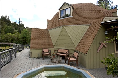 Unique Dome with Hot Tub for a Family Getaway in Philo, California - Philo, California - glamping.directory