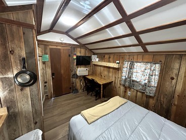 Cozy Studio Cabin in the Heart of Christopher Creek, Perfect for an Arizona Getaway in Nature - Payson, Arizona - glamping.directory