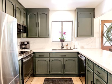 Fabulous Glamping Spot in Truckee, California: Charming Cabin near Lake Donner - Truckee, California - glamping.directory