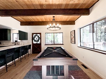 Fabulous Glamping Spot in Truckee, California: Charming Cabin near Lake Donner - Truckee, California - glamping.directory