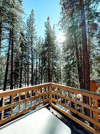 Fabulous Glamping Spot in Truckee, California: Charming Cabin near Lake Donner - glamping.directory