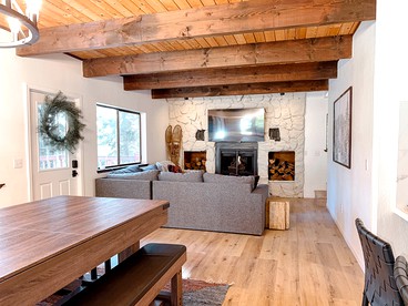 Fabulous Glamping Spot in Truckee, California: Charming Cabin near Lake Donner - Truckee, California - glamping.directory