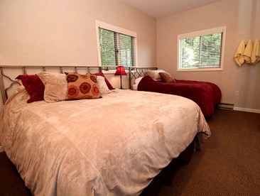 Private Luxury Estate Rental for Weddings and Events in Steamboat Springs, Colorado - Steamboat Springs, Colorado - glamping.directory