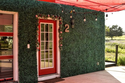 Wonderful Secluded Container in Fredericksburg, Texas - Fredericksburg, Texas - glamping.directory