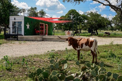 Wonderful Secluded Container in Fredericksburg, Texas - Fredericksburg, Texas - glamping.directory