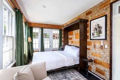 Exotic Mountain Hideaway Suite with Timeless Charm near Shenandoah National Park Virginia - Luray, Virginia - glamping.directory