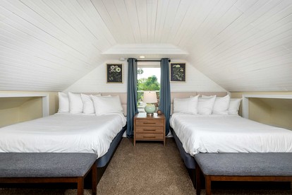 Exotic Mountain Hideaway Suite with Timeless Charm near Shenandoah National Park Virginia - Luray, Virginia - glamping.directory