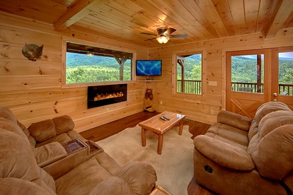 Incredible Mountain Cabin Rental near the Great Smokies in Tennessee - Gatlinburg, Tennessee - glamping.directory