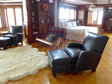 Luxury Suite with Jacuzzi for Romantic Getaway to Otsego County, New York - Fly Creek, New York - glamping.directory