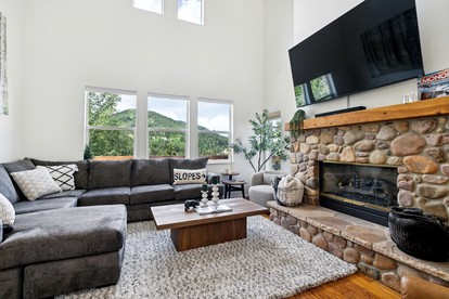 Cozy Cottage with Barbecue and Hot-tub in Park City, Utah - Park City, Utah - glamping.directory