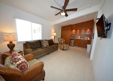 Extraordinary Waterfront Vacation Rental with Private Lagoon Pool in Bay Point, Florida Keys - Key West, Florida - glamping.directory