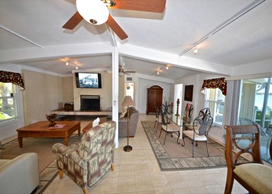 Extraordinary Waterfront Vacation Rental with Private Lagoon Pool in Bay Point, Florida Keys - Key West, Florida - glamping.directory