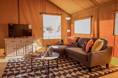 Outstanding Safari Tent with Jacuzzi and and Beautiful Outdoor and Indoor Living in Florida - Punta Gorda, Florida - glamping.directory