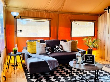 Outstanding Safari Tent with Jacuzzi and and Beautiful Outdoor and Indoor Living in Florida - Punta Gorda, Florida - glamping.directory