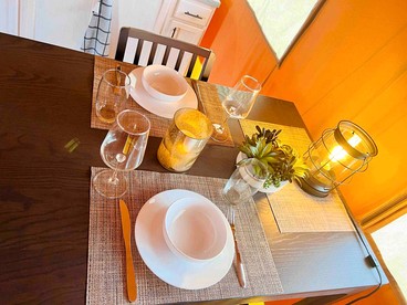 Outstanding Safari Tent with Jacuzzi and and Beautiful Outdoor and Indoor Living in Florida - Punta Gorda, Florida - glamping.directory