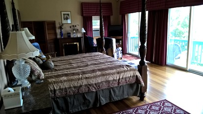 Cozy Suite Rental in a Bed and Breakfast with Fireplace and Magnificent Mountain Views near New Hampshire's Newfound Lake - Hebron, New Hampshire - glamping.directory
