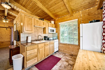 Small Group Cabin Perfect for Outdoor Activities in Mt. Carmel, Utah - Mount Carmel, Utah - glamping.directory
