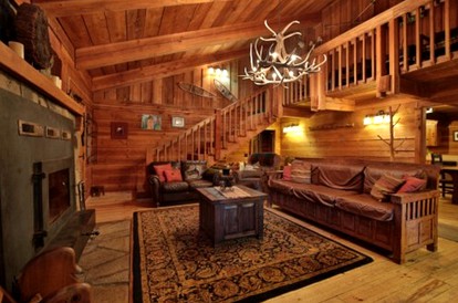 Spacious Luxury Cabin Rental for Group Mountain Retreat near Leavenworth - Leavenworth, Washington - glamping.directory