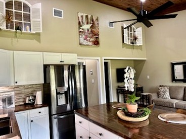 Comfy Equipped Lodge Great for a Peaceful Getaway in Texas - Waelder, Texas - glamping.directory