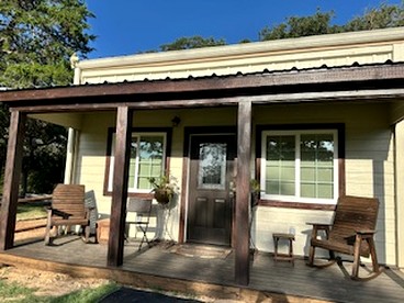 Comfy Equipped Lodge Great for a Peaceful Getaway in Texas - glamping.directory