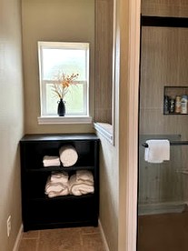Comfy Equipped Lodge Great for a Peaceful Getaway in Texas - Waelder, Texas - glamping.directory