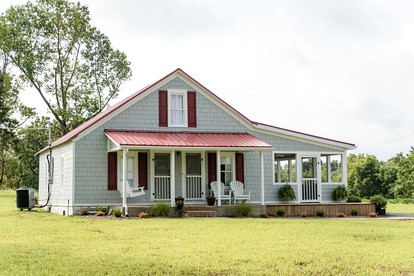 Elegant Cottage Rental for Groups near Greensburg, Kentucky - Greensburg, Kentucky - glamping.directory