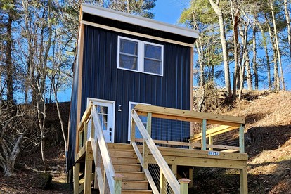 Newly Built Modern Cottage with New England Charm, near the Draper Mountain Trail System - glamping.directory