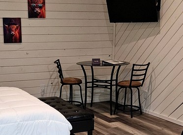 Newly Built Modern Cottage with New England Charm, near the Draper Mountain Trail System - Draper, Virginia - glamping.directory