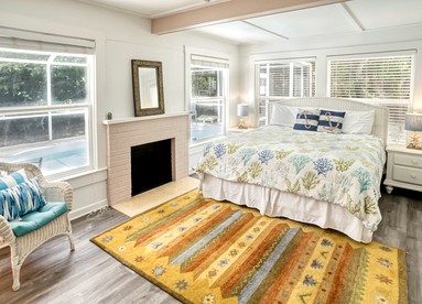 Waterfront Cottage with Pool Great for Families in Florida - Captiva, Florida - glamping.directory
