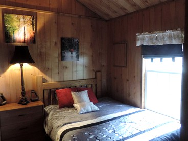 Spacious and Family-Friendly Cabin Rental near San Antonio, Texas - Boerne, Texas - glamping.directory