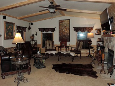 Spacious and Family-Friendly Cabin Rental near San Antonio, Texas - Boerne, Texas - glamping.directory