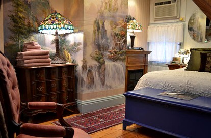 Vintage Vacation Rental near Rhinebeck in Saugerties, New York - Saugerties, New York - glamping.directory