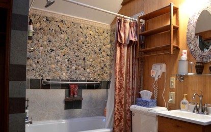 Vintage Vacation Rental near Rhinebeck in Saugerties, New York - Saugerties, New York - glamping.directory