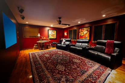 Luxury Cottage Ranch with Hot-Tub, Theater and Pool Table in Watauga County, North Carolina - Sugar Grove, North Carolina - glamping.directory
