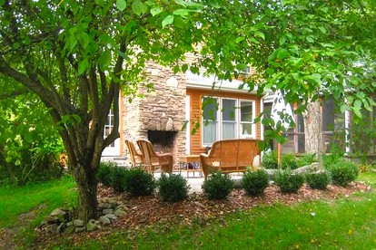Secluded Cottage Rental with a Heated Pool in Red Hook for Family Getaways in New York State - Red Hook, New York - glamping.directory