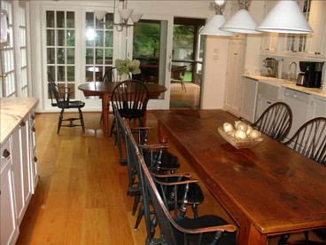 Secluded Cottage Rental with a Heated Pool in Red Hook for Family Getaways in New York State - Red Hook, New York - glamping.directory