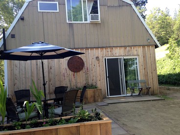 Rustic Countryside Barn Rental for Unique Getaway near Ashland, Oregon - glamping.directory