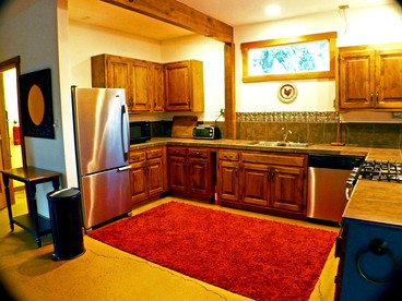 Rustic Countryside Barn Rental for Unique Getaway near Ashland, Oregon - Ashland, Oregon - glamping.directory