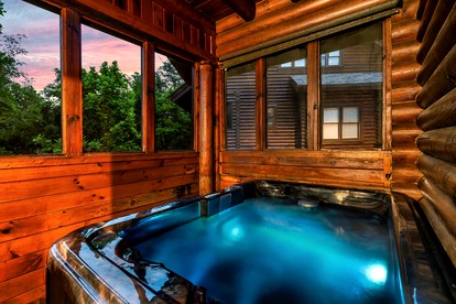 Idyllic Mountain Retreat with Spa, Pool and Deck in Tennessee - Pigeon Forge, Tennessee - glamping.directory