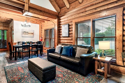 Idyllic Mountain Retreat with Spa, Pool and Deck in Tennessee - Pigeon Forge, Tennessee - glamping.directory