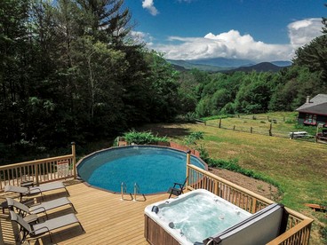 Incredible Villa with Swimming Pool and Hot-tub in North Conway, New Hampshire - North Conway, New Hampshire - glamping.directory