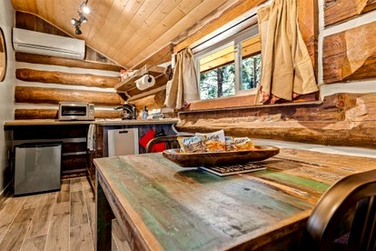 Cozy Historic Log Cabin with Fire Pit and Private Backyard on the Edge of the Kaibab National Forest in Parks, Arizona - Parks, Arizona - glamping.directory
