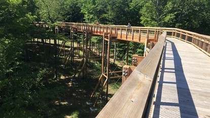 Luxurious Retreat with Expansive Yard in Sister Bay, Wisconsin - Sister Bay, Wisconsin - glamping.directory
