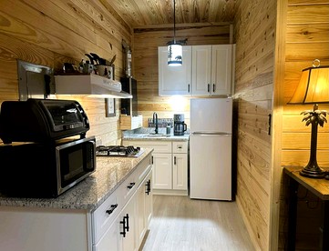 Incredible ADA-Compliant Cabin for a Relaxing Getaway in Newland, North Carolina - Newland, North Carolina - glamping.directory