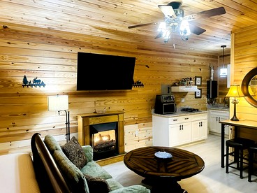 Incredible ADA-Compliant Cabin for a Relaxing Getaway in Newland, North Carolina - Newland, North Carolina - glamping.directory