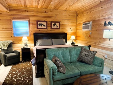 Incredible ADA-Compliant Cabin for a Relaxing Getaway in Newland, North Carolina - Newland, North Carolina - glamping.directory