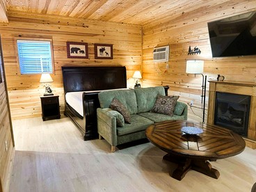 Incredible ADA-Compliant Cabin for a Relaxing Getaway in Newland, North Carolina - Newland, North Carolina - glamping.directory