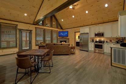 Romantic Cabin Escape for Two with Indoor Pool and Hot Tub in Sevierville, Tennessee - Sevierville, Tennessee - glamping.directory