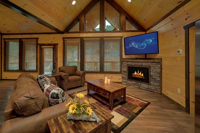 Romantic Cabin Escape for Two with Indoor Pool and Hot Tub in Sevierville, Tennessee - Sevierville, Tennessee - glamping.directory
