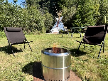 Peaceful Hand-Painted Tipi with Outdoor Kitchen near Columbia River Gorge, Oregon - Corbett, Oregon - glamping.directory